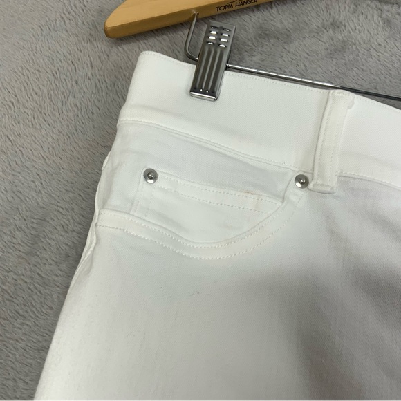 Spanx White Denim Wide Leg Jeans. Women’s Size Medium. - Picture 3 of 6